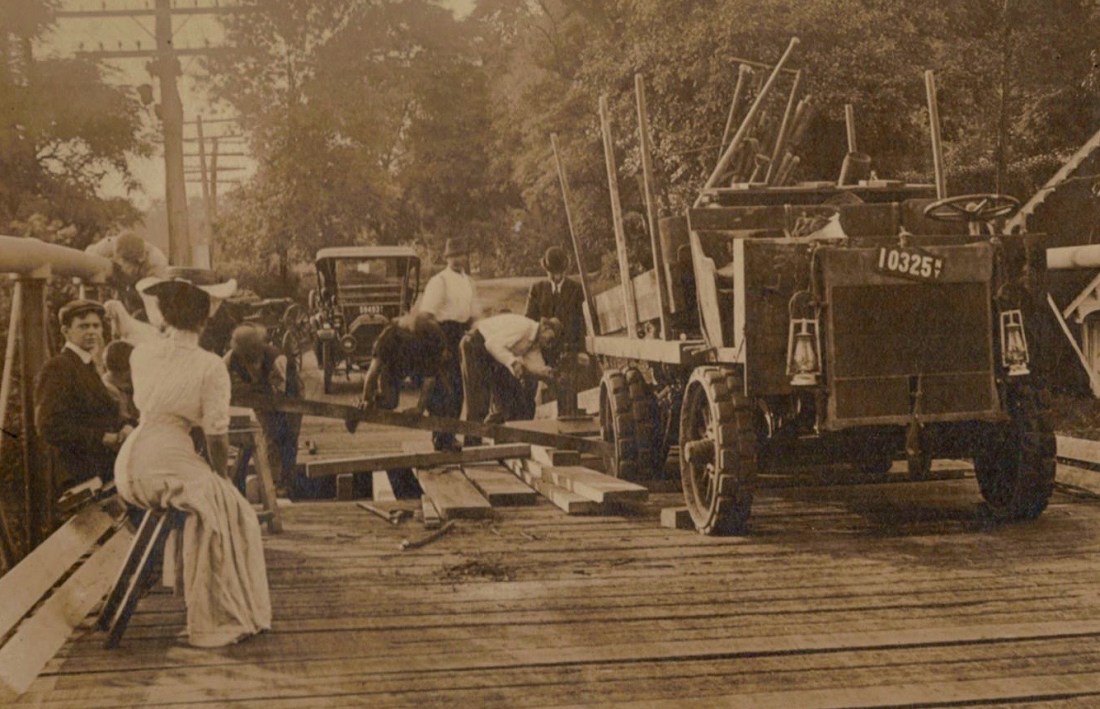crotonhistory_1911-car-crash_van-cortlandt-bridge_carl_detail_cci16092016_8.jpg