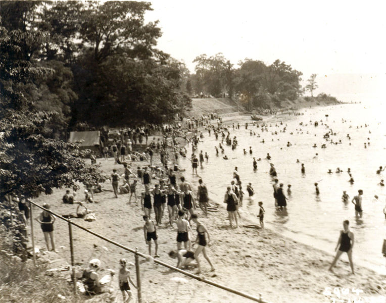 Crowd Beach 1929