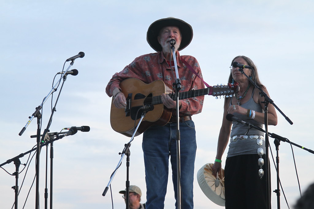 Pete Seeger 'Turn, Turn, Turn'
