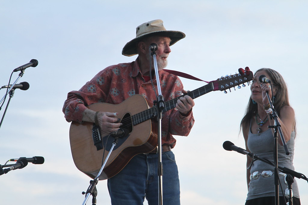 Pete Seeger 'Turn, Turn, Turn'
