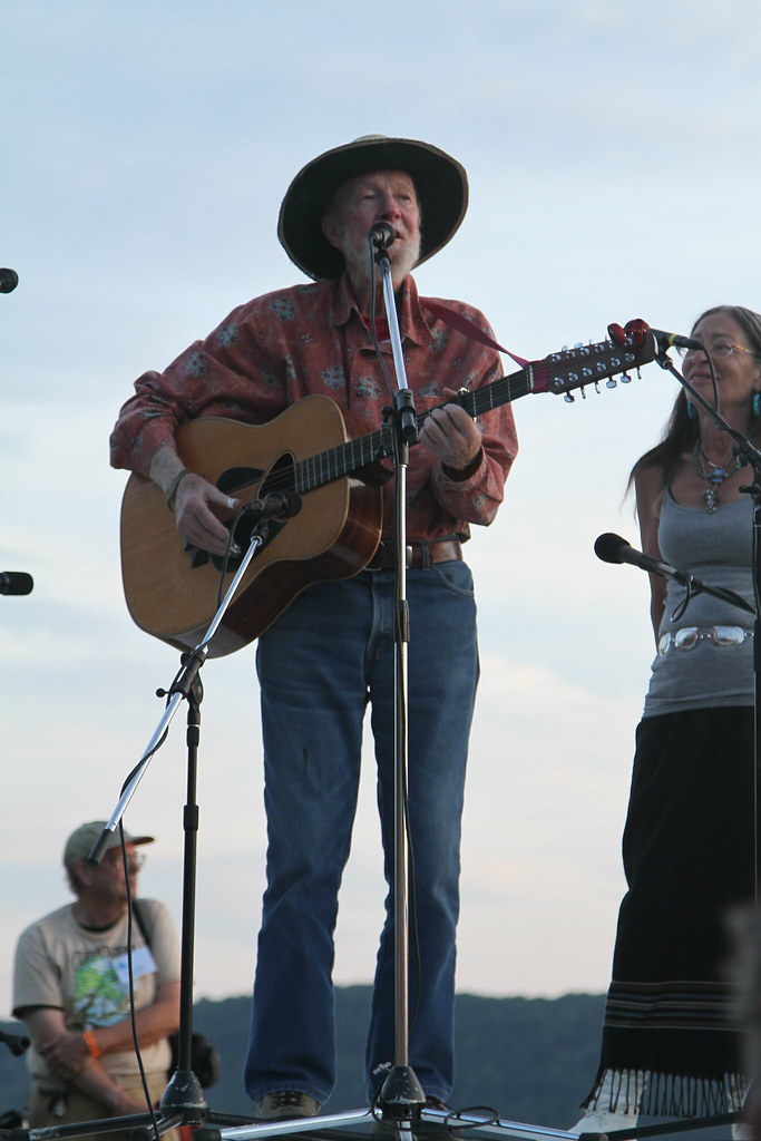 Pete Seeger 'Turn, Turn, Turn'