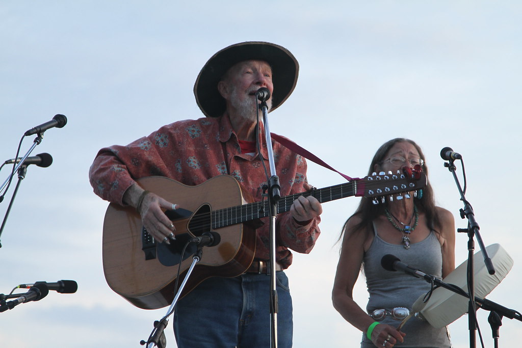 Pete Seeger 'Turn, Turn, Turn'