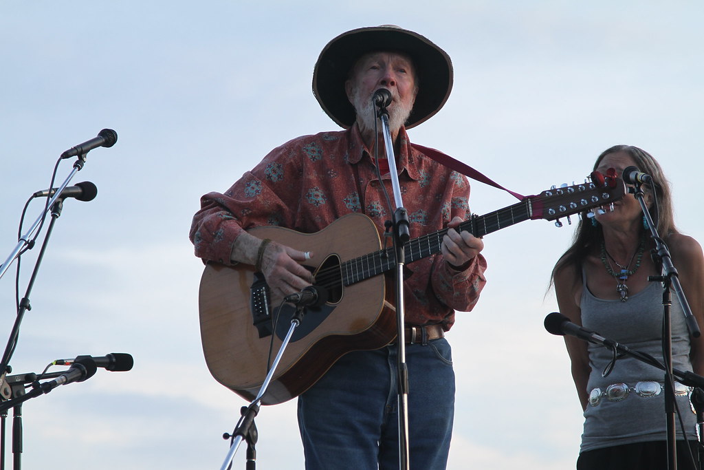 Pete Seeger 'Turn, Turn, Turn'