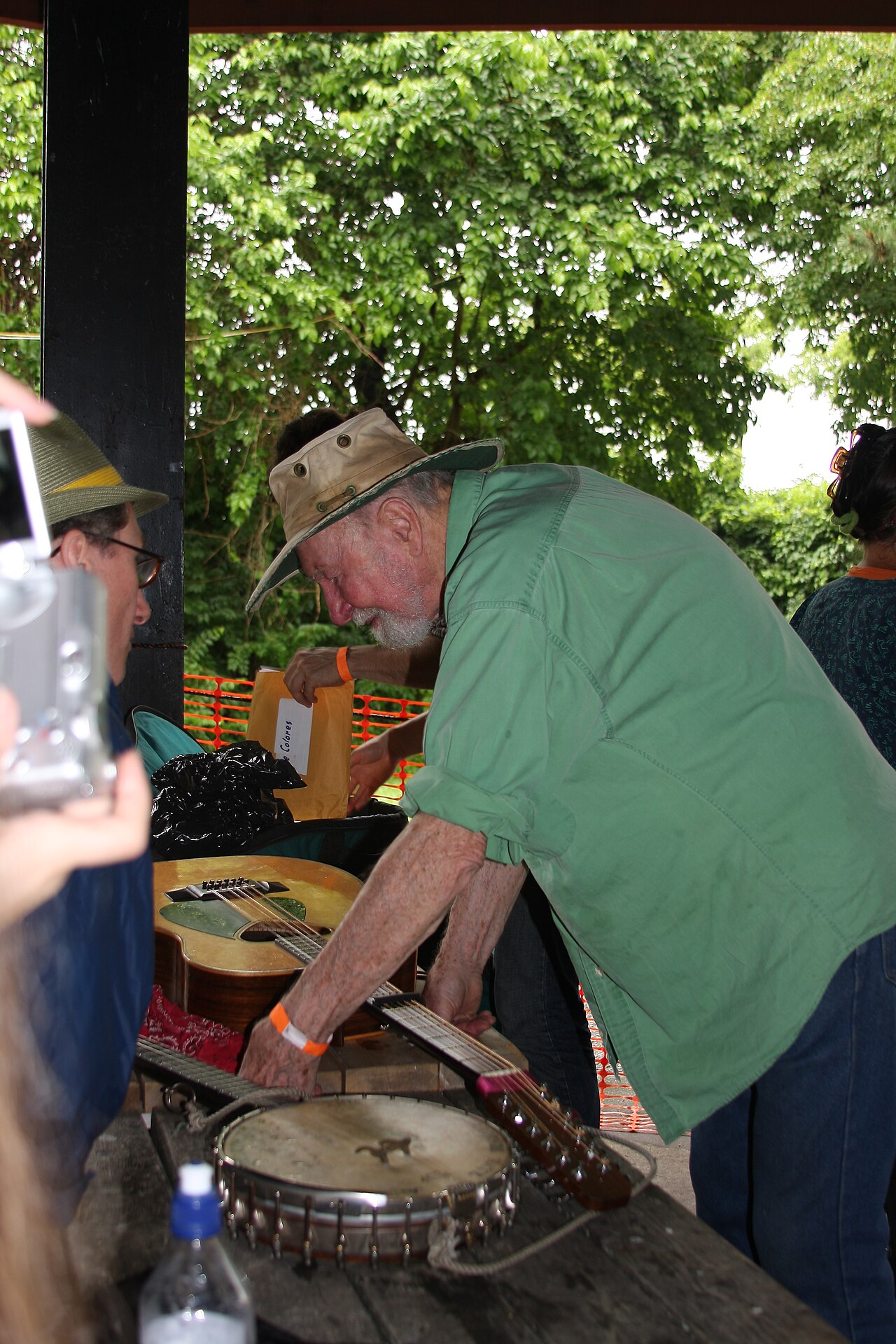 Pete Seeger with Banjo and Twelve-string Guitar (2616562483).jpg
