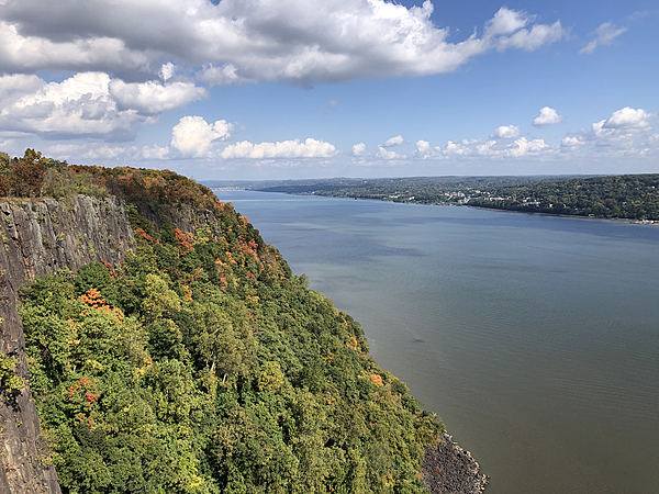 2024-10-07 12 13 22 View northeast up the Hudson River towards Dobbs Ferry and Hastings-on-Hudson in Greenburgh, Westchester County, New York from State Line Lookout within Palisades Interstate Park in Alpine, Bergen County, New Jersey