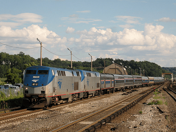 Lake Shore Limited Train 49 on 08 12 08 enters Croton Harmon