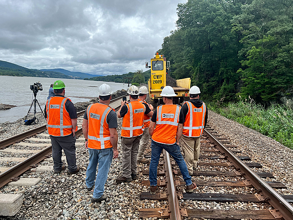 Metro-North Railroad Storm Conditions on the Hudson Line (53035623867)
