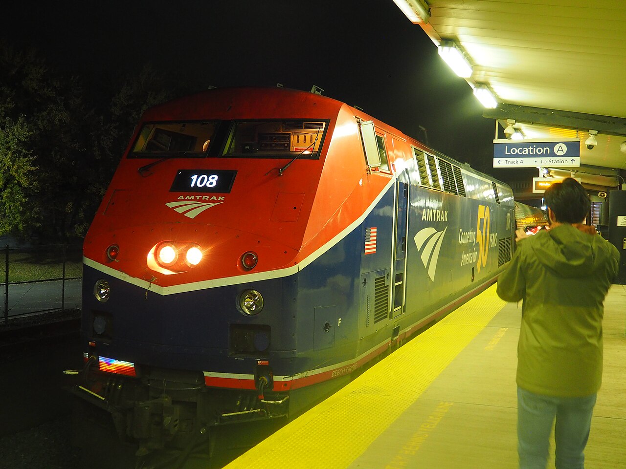 Amtrak diesel with admin 136929.jpg