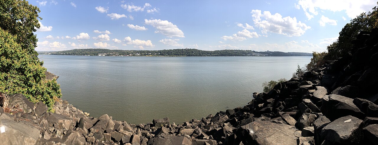 2024-10-07 14 02 47 Panoramic view across the Hudson River from the "Giant Stairs" section of the Shore Trail within Palisades Interstate Park in Alpine, Bergen County, New Jersey.jpg