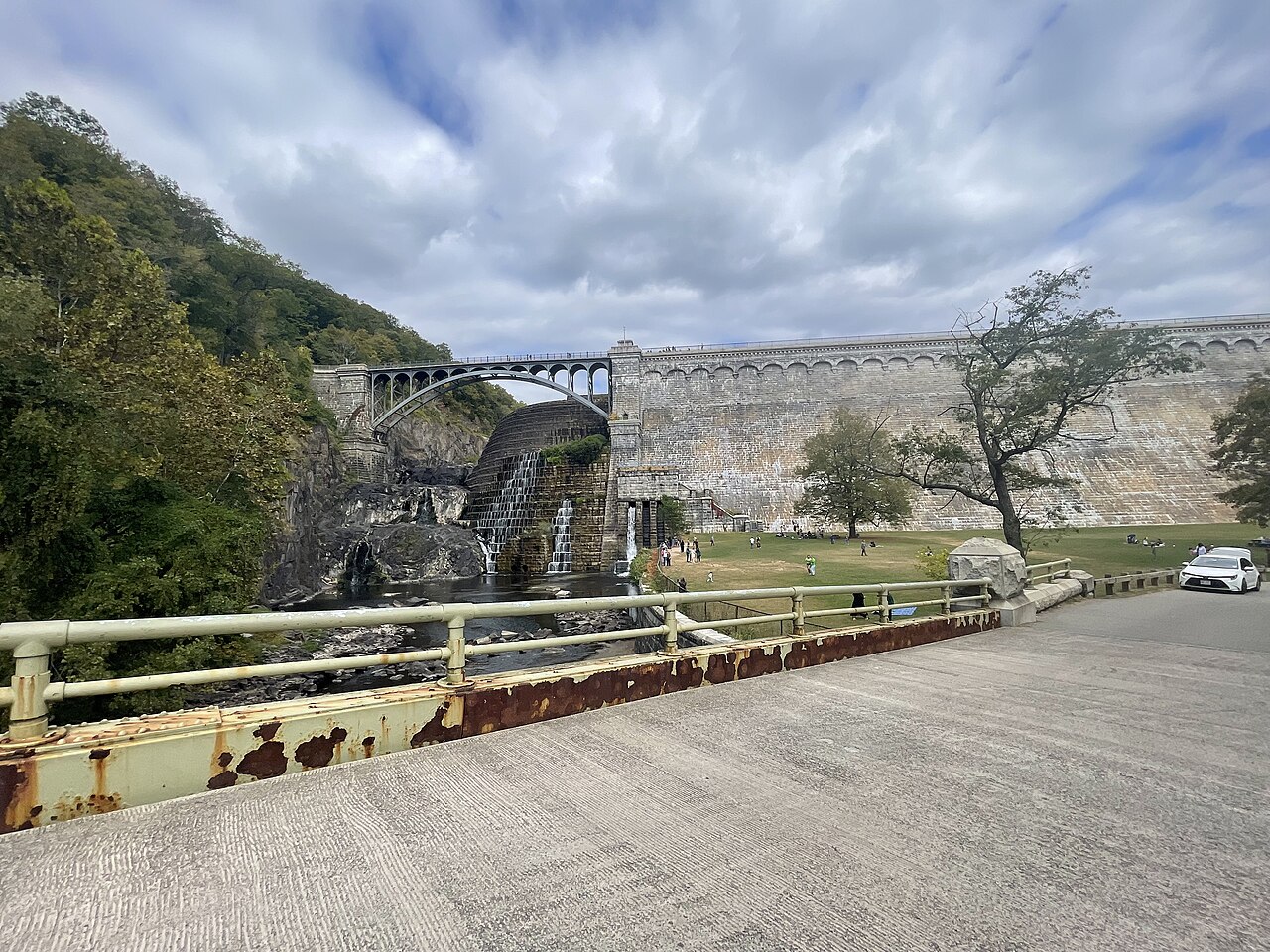 Croton dam view.jpg