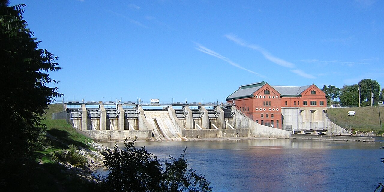 Croton Dam Muskegon River Dscn1062 cropped.jpg