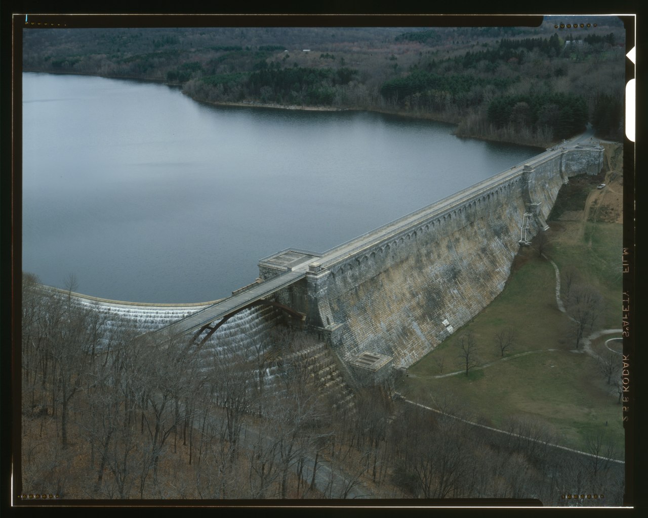GENERAL VIEW OF DOWNSTREAM FACE LOOKING AWAY FROM SPILLWAY - New Croton Dam and Reservoir, Croton River, Croton-on-Hudson, Westchester County, NY HAER NY,60-CROTOH.V,1-24 (CT).tif