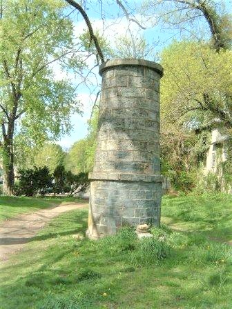 Croton Aqueduct Tower 18 Irvington New York.jpg