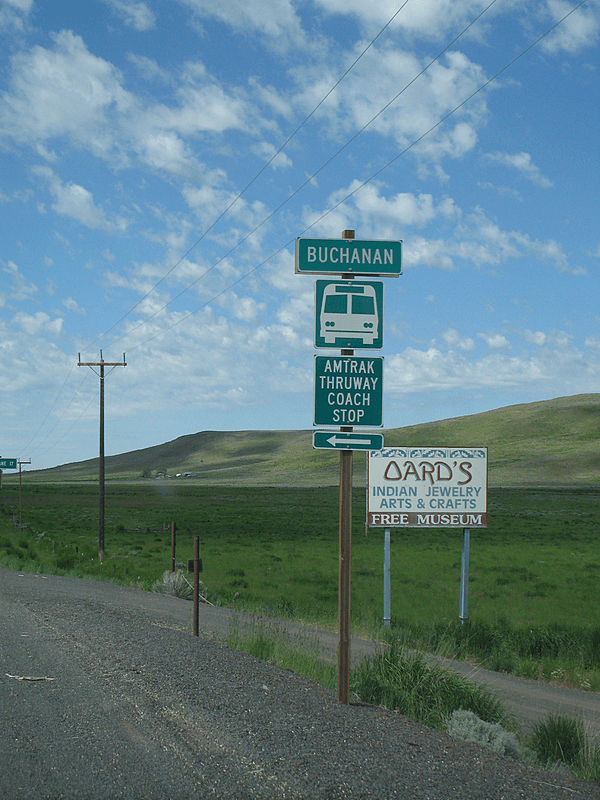File:Oards Indian Museum bus stop in Buchanan - Eastern POINT (5913197233).jpg