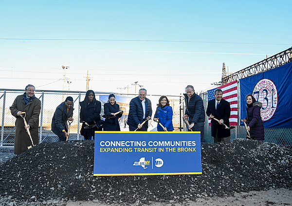 Penn Access (52553152189)