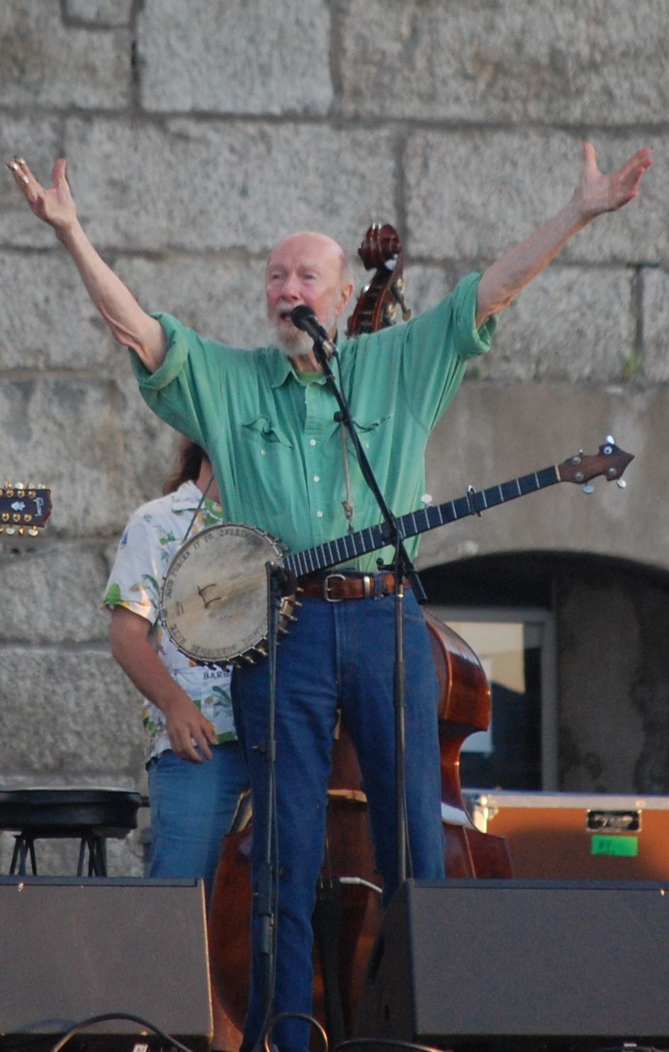 Pete Seeger at Newport Folk Festival 2009.jpg
