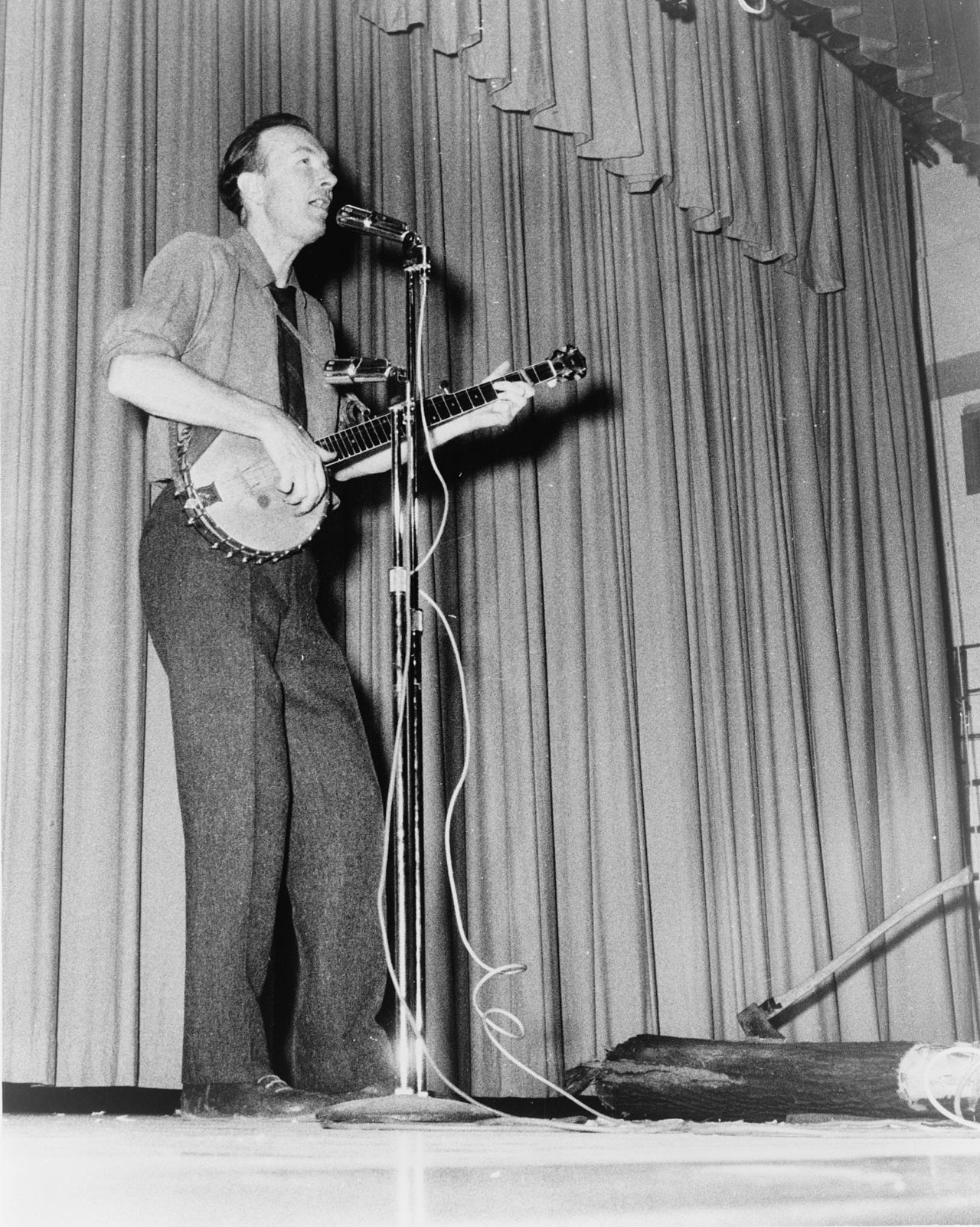 Pete Seeger NYWTS 3.jpg