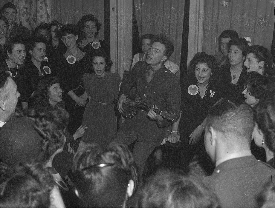 Pete Seeger, When We March into Berlin 8d41980v.jpg