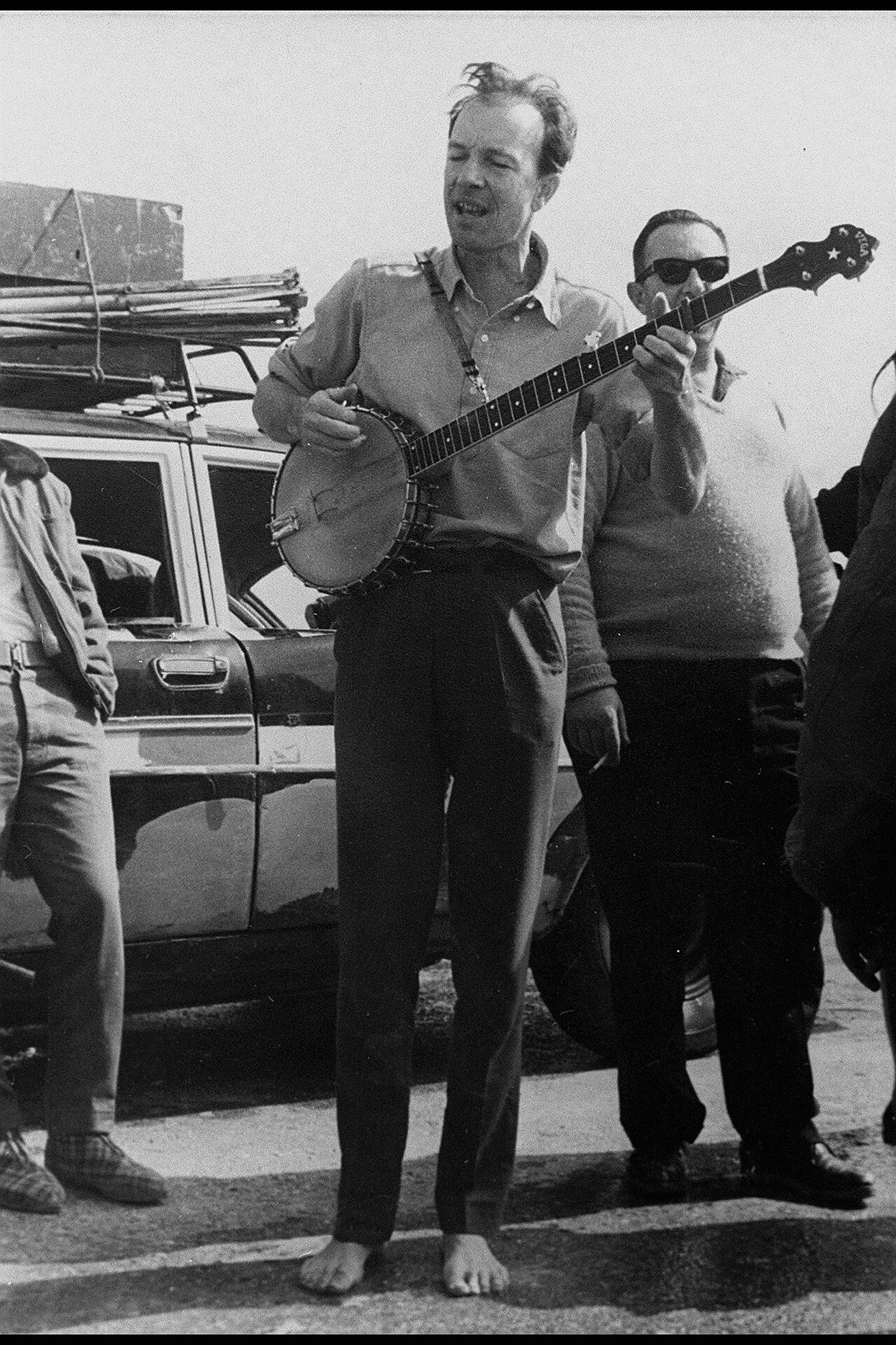 Pete Seeger in Israel 1964.jpg