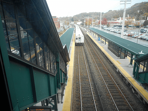 Ossining MNRR station; Shoreliners to GCT Pushed Down the Express Tracks